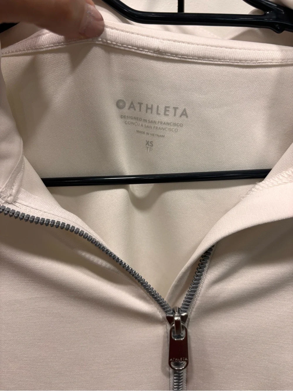 Athleta Seasoft Quarter Zip in Magnolia White -XS